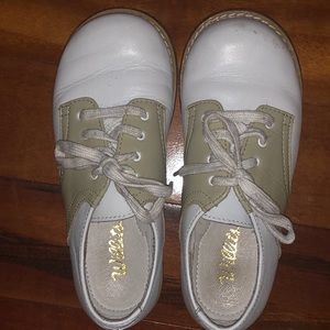 Willits Boys Size 11 Tan Saddle Shoes